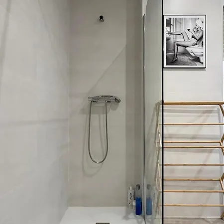 El Piso De Abajo By Aroom - Vut Le 1324 Apartamento